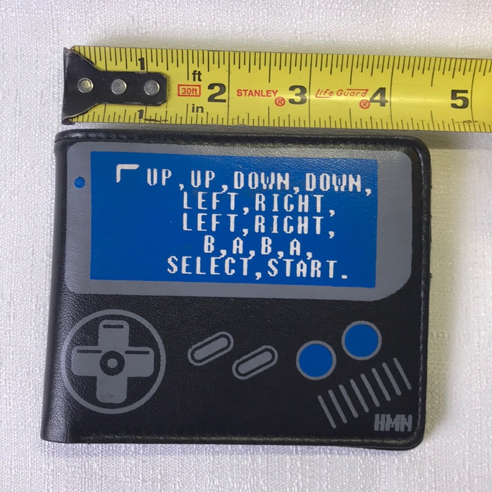 Human Homme Men’s Wallet (Nintendo themed)